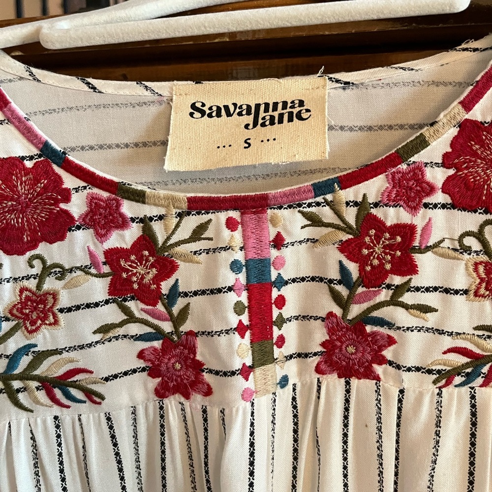 Embroidered top - Picture 4 of 4